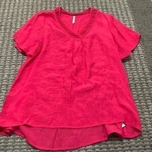 Woman’s Passport shirt sz small